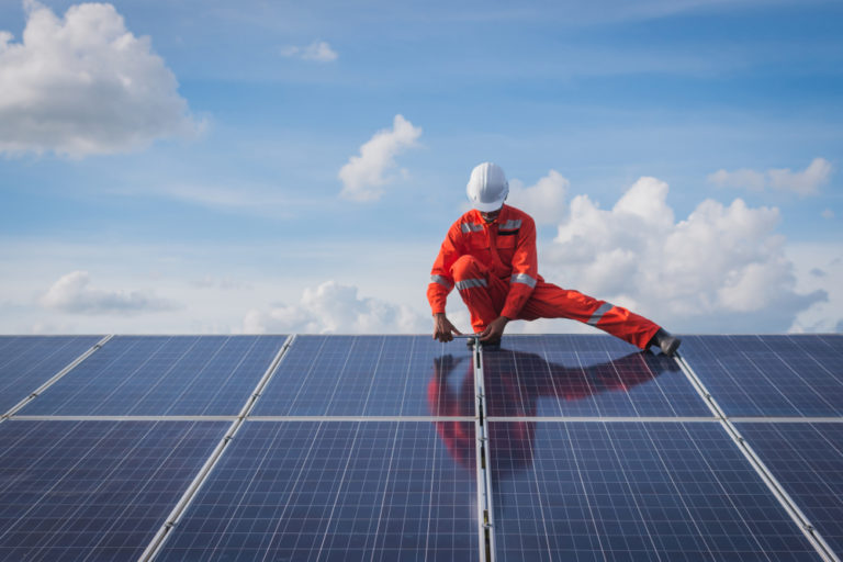 Les panneaux solaires thermiques pour une installation écologique et économique